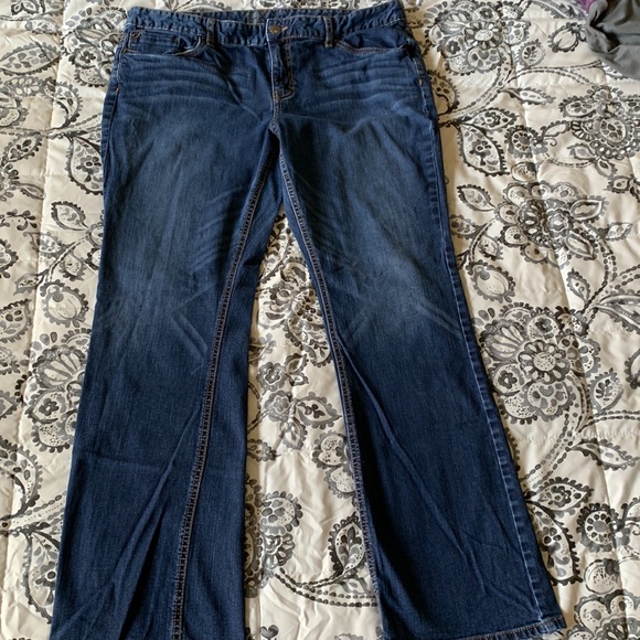 Jeans - Curvy Fit - Boot Cut - Mossimo - Picture 2 of 4